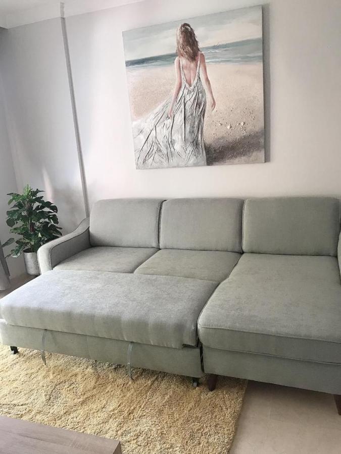 Luxury Beach Side Apartment In Marbella Playa Екстериор снимка